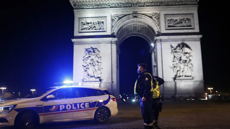 Prazne europske ulice za doček Nove godine: Vatrogasci u Berlinu imali čak 18 dojava o požarima