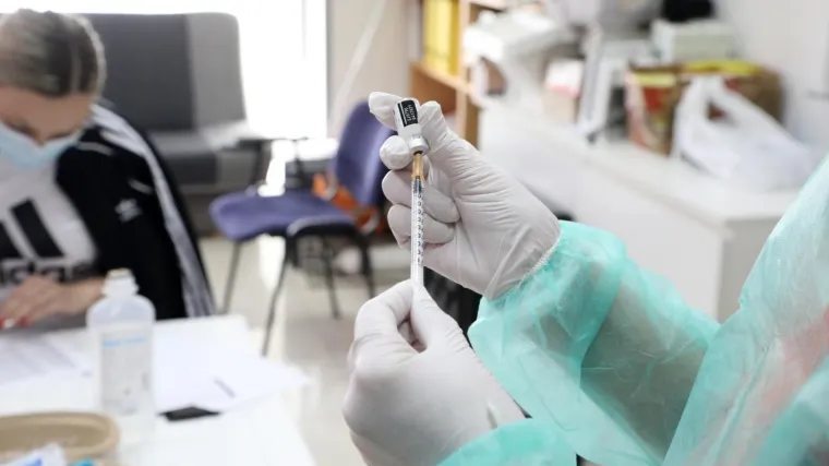 U Sisku pacijenti u &scaron;atorima, u Petrinji iseljeni zbog opasnosti: Počelo cijepljenje u potresom pogođenom području