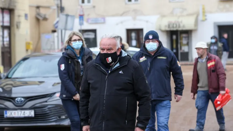 Gradonačelnik Petrinje pojasnio svoju izjavu o vraćanju novca: 'Premijer mi je dao riječ da će novca biti vi&scaron;e'