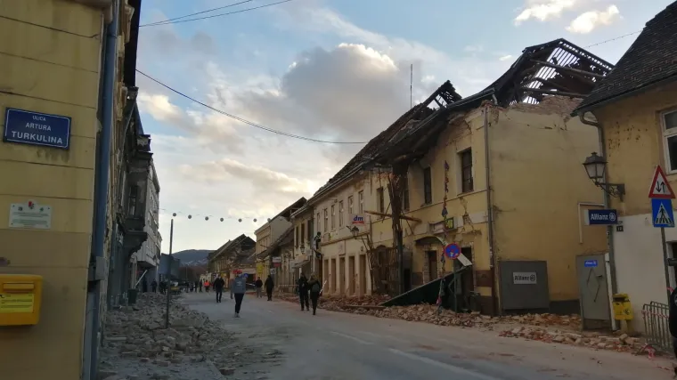 Za sedam ugaslih života na Banovini: Danas je u Hrvatskoj Dan žalosti