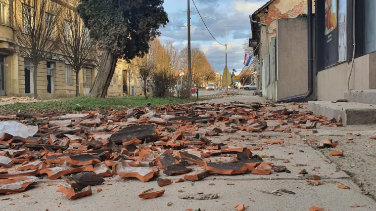 Vlada osniva novi Stožer za pomoć potresom pogođenom području, na čelu će mu biti ministar Medved