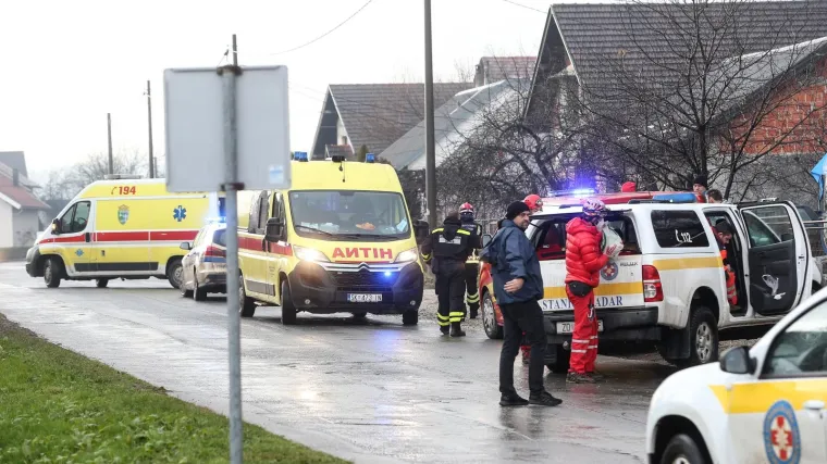 Detalji nove velike tragedije u Petrinji: 57-godi&scaron;njak stradalima dovezao kamper pa poginuo sanirajući &scaron;tetu na krovu