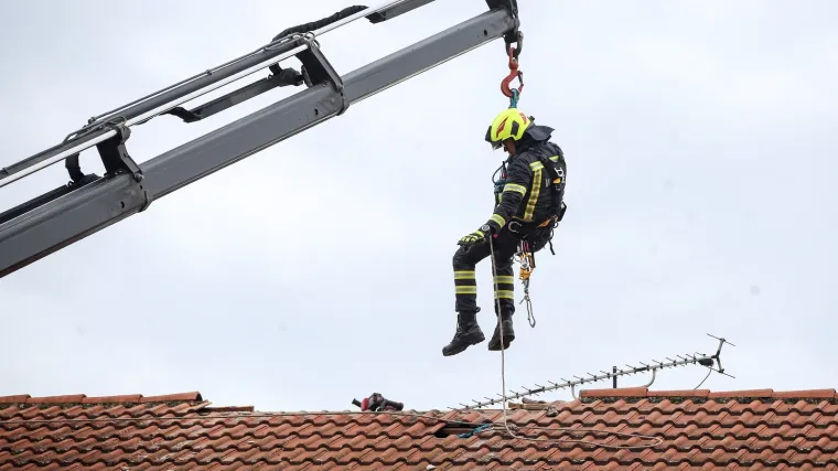 Vatrogasci i dalje pomažu u Banovini: Ukupno &scaron;estorica su dosad ozlijeđena, na teren stiže i psiholog