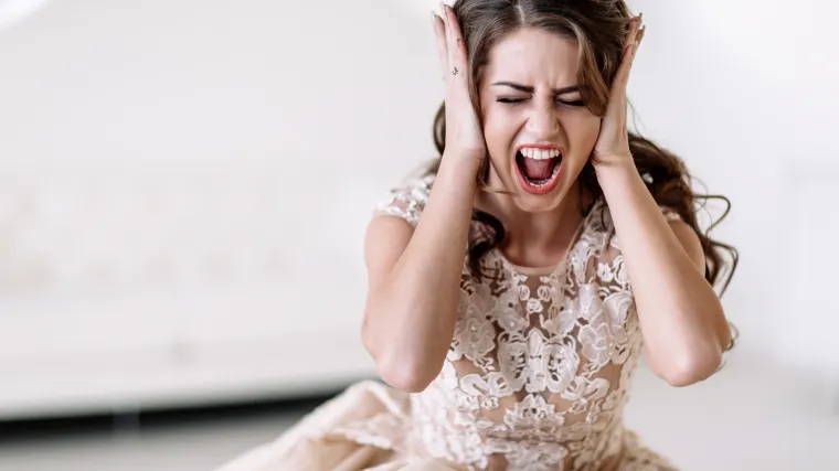 Natjerala djeveruše da potpišu ugovor s 37 strogih pravila; ovo je nenormalno