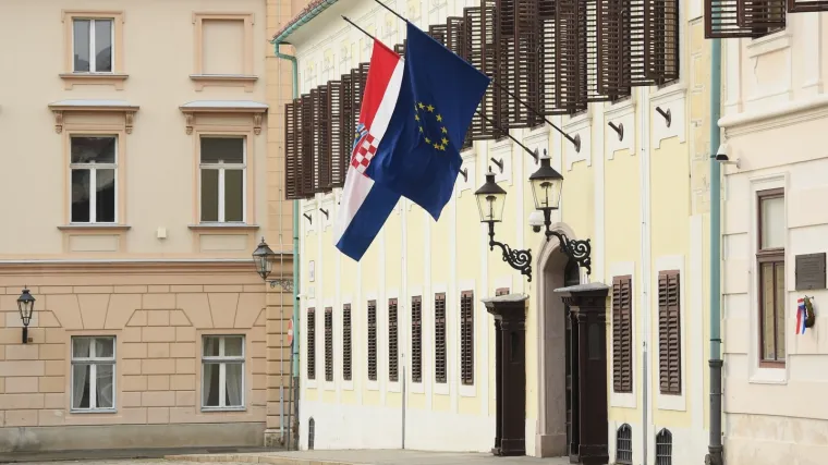 Sutra u Hrvatskoj Dan žalosti zbog smrti osmero mladih: 'To je poruka solidarnosti'