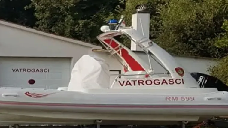 Bizarna krađa u Rapcu: Drski lopovi ukrali vatrogasni  gliser vrijedan 150.000 kuna