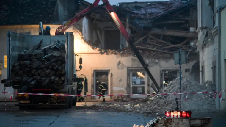 Uskok traži istragu o poslijeratnoj obnovi petrinjskog područja; Vanđelić: 'Neće biti milosti'