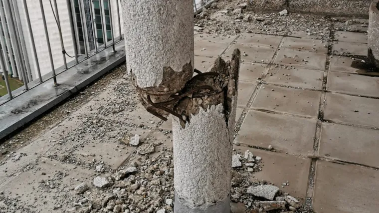 Pogledajte snimke razorenog krova: Armirane betonske konstrukcije te&scaron;ke vi&scaron;e od 200 tona prijete Zagrepčanima