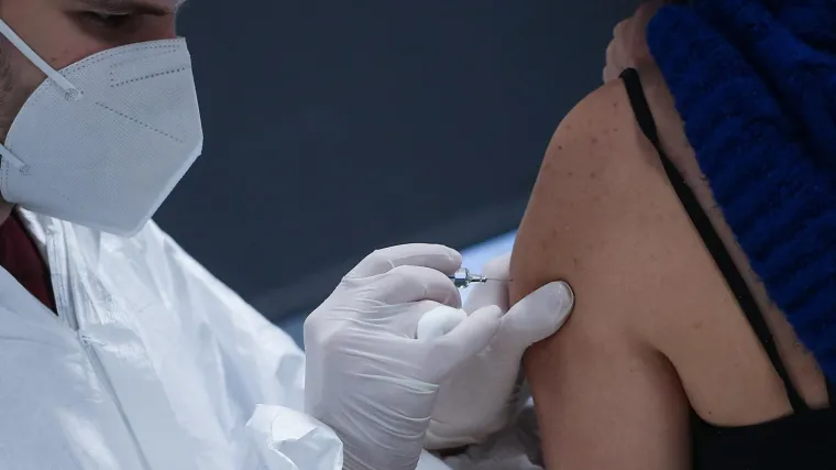 Tko nije cijepljen neće moći u kino, restoran i zrakoplov?