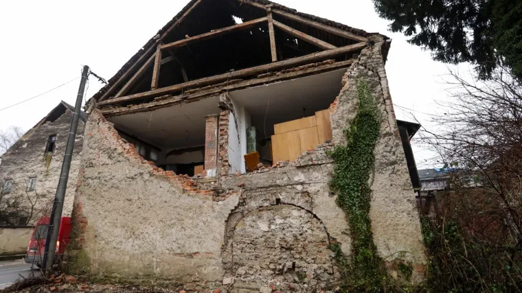 Najveći problem je &scaron;to se do nekih sela pogođenih potresom jo&scaron; uvijek nije do&scaron;lo