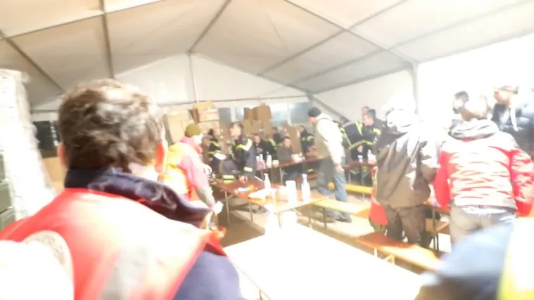 VIDEO Pogledajte paniku u Petrinji tijekom zadnjeg potresa od 5 stupnjeva: U Glini se uru&scaron;ile dvije kuće