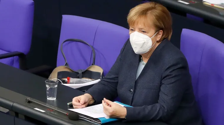 Merkel prozivaju da je odgovorna za podbačaj oko cijepljenja; 'Ovako je kancelarka kočila nabavu cjepiva...'