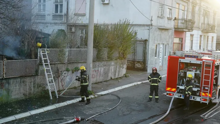 Tragedija u Vrgadi: Izbio požar u obiteljskoj kući, vatrogasci unutra zatekli mrtvu ženu