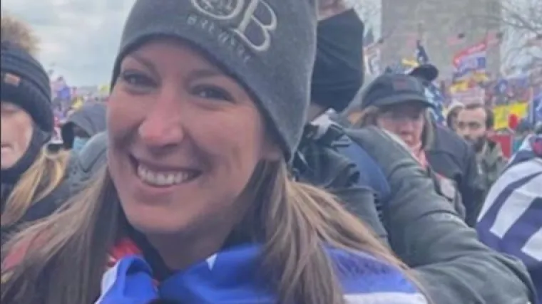 UZNEMIRUJUĆI VIDEO Tko je žena koja je poginula u napadu na zgradu Kongresa? Vojna veteranka i Trumpova obožavateljica među četvero je ubijenih