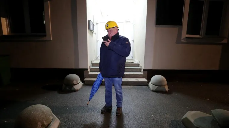 Gradonačelnik Dumbović objasnio &scaron;to se jučer dogodilo u Petrinji: 'Supruzi sam rekao da moramo iz kuće van...'