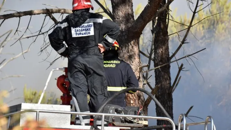 U izgorjeloj kući vatrogasci pronašli tijelo starije žene