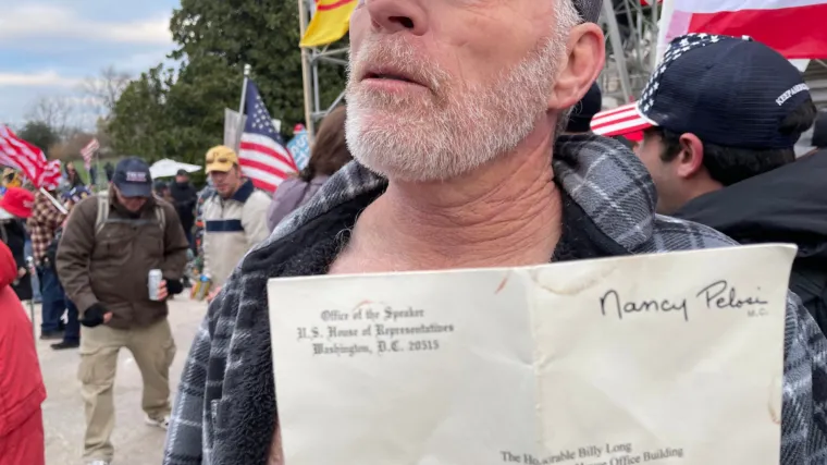 Uhićen mu&scaron;karac koji je upao u ured Nancy Pelosi: Ostavio joj je 'gadnu poruku'