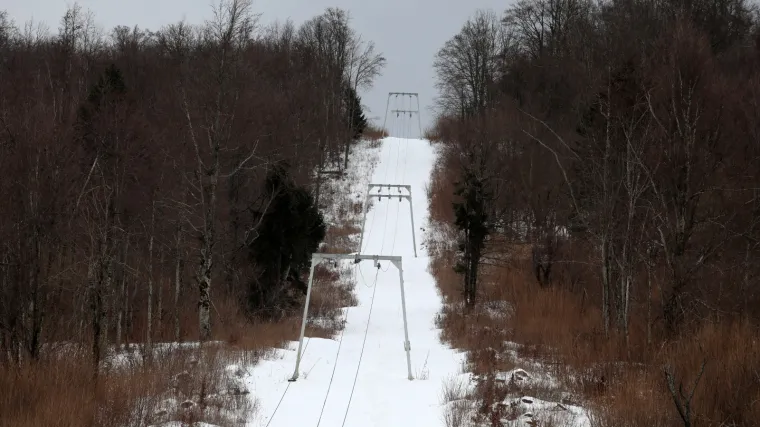Otvoreno skijalište Čelimbaša, a skijaši se mogu okrijepiti uz klopu i piće za van