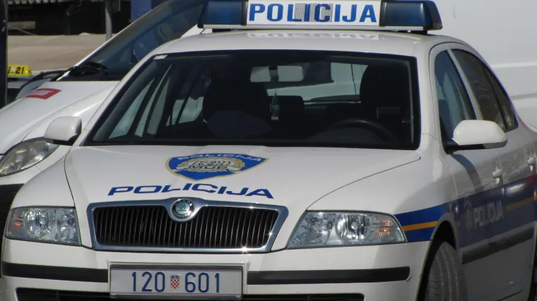 Odnijeli su novac i pobjegli u nepoznato