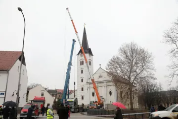 Uklanja se toranj Sisačke katedrale