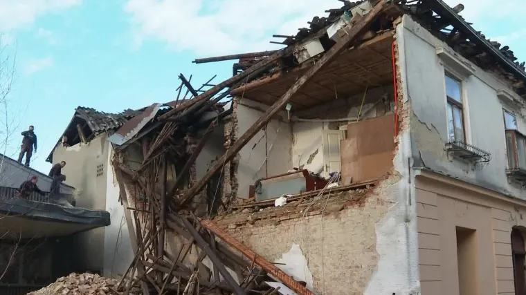 Ru&scaron;enje kuća na Banovini od ponedjeljka! Država preuzima podjelu hrane - bit će je za najugroženije - zahvalili &scaron;efovima i poručili da ih vi&scaron;e ne trebaju