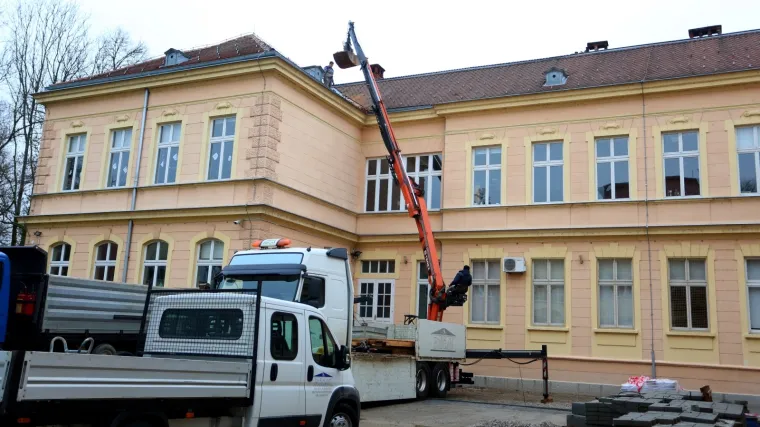 Sindikat učitelja uputio 5 zahtjeva vezanih uz početak &scaron;kole: 'Tlo se trese, nema uvjeta za rad'