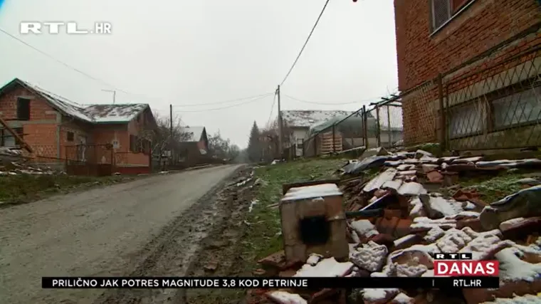 Kako 13 dana nakon potresa izgleda život u razorenim petrinjskim selima