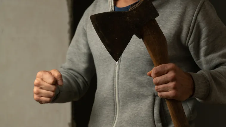 Postrožena kazna mu&scaron;karcu koji je ženu poku&scaron;ao ubiti sjekirom