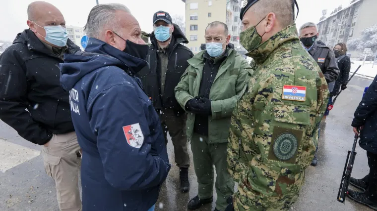 Gradi se kontejnersko naselje; 'Dat ćemo sve od sebe da se napravi što prije'