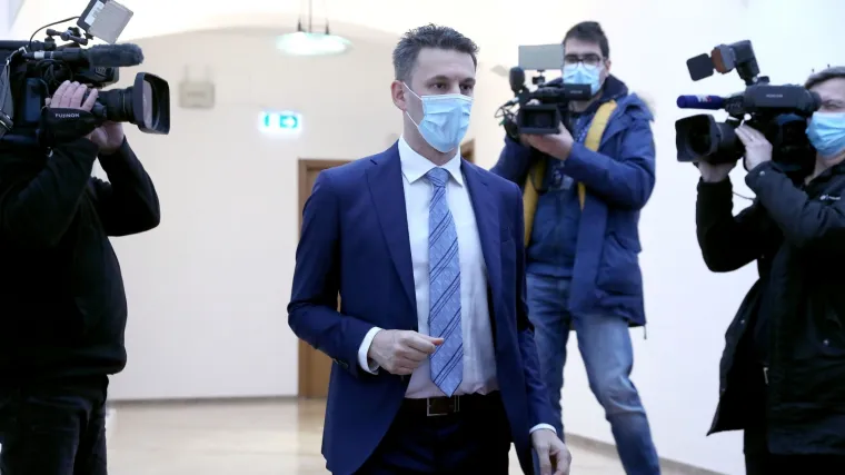 'Pored toliko ljudi koji stvarno trebaju cjepivo, oni dođu u Sabor'