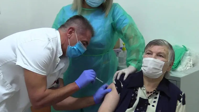 U ponedjeljak počinje masovno cijepljenje opće populacije u Hrvatskoj: Evo tko je prvi na redu!