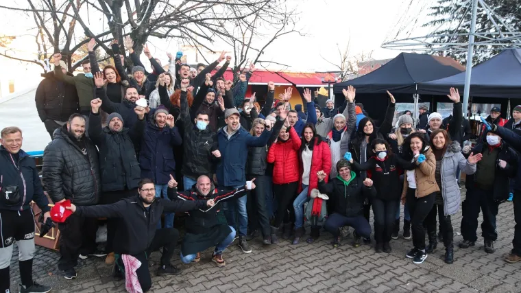 FOTO, VIDEO Ovo su kuhari volonteri koji su napravili veliki posao: 'Hoćemo jo&scaron;, hoćemo jo&scaron;'