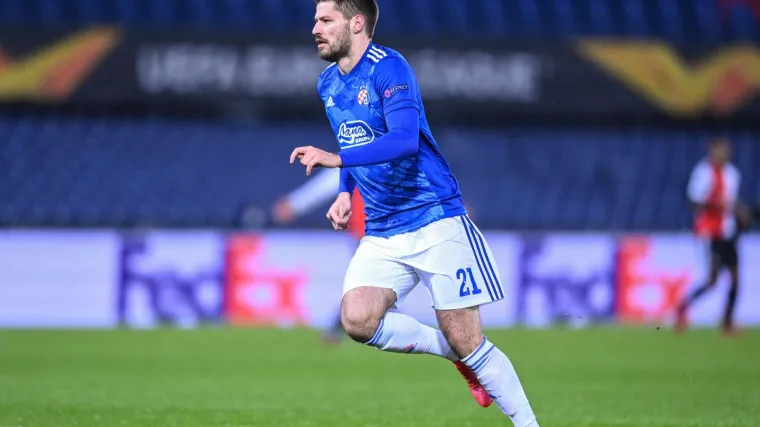 Mađari napali Modre, Petković uhvatio suparnika za vrat