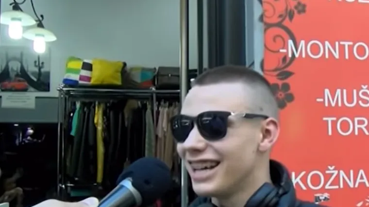 Ljudi plaču na odgovor jednog tipa, pa ovo je nemoguće