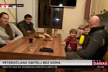 Peteročlana obitelj bila 14 dana bez doma, danas im stigao kontejner: 'Neće se dečki bojati...'