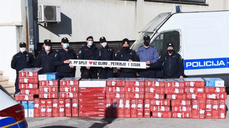 Srcem uz Glinu, Petrinju i Sisak: Splitska policija prikupila 20 tisuća kuna i kupila 65 grijalica za stradale u potresu