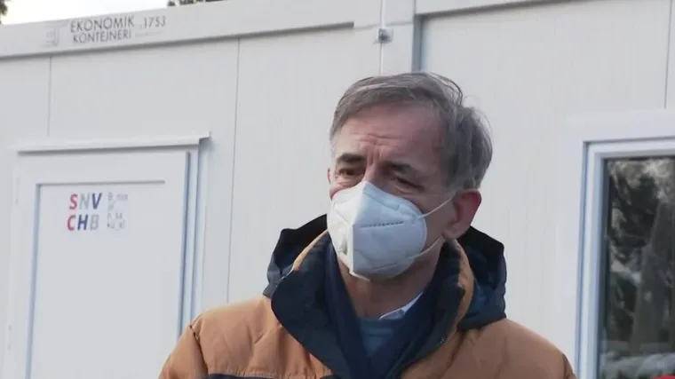 Pupovac i Dumbović otvorili humanitarni punkt u Petrinji: Treba pristupiti tome da se ovdje organizira planska obnova