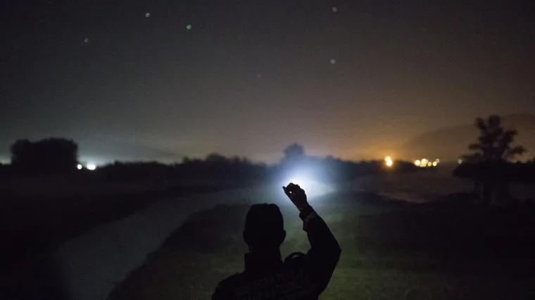 Bez razmi&scaron;ljanja u&scaron;li u ledenu vodu i spasili ju od sigurnog utapanja