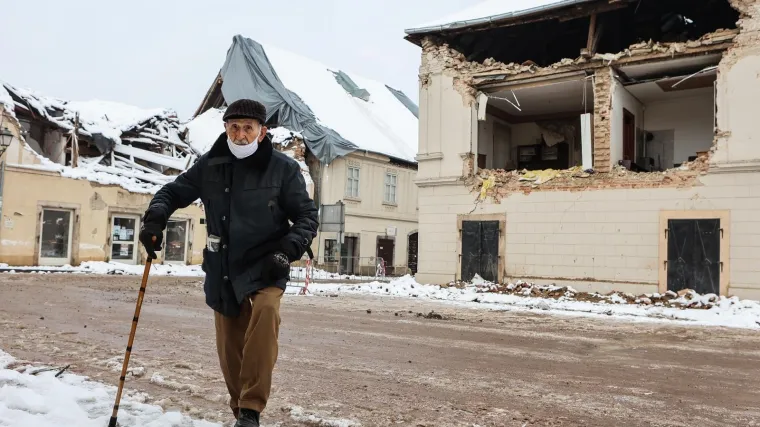 Strah i neizvjesnost uvukli su se u stanovnike Petrinje: 'Nemojte zaboraviti na nas za mjesec dana'