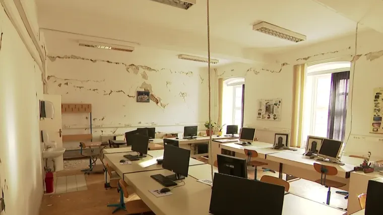 Korona i potres zakomplicirali sve: Praznici su gotovi, ali samo neki učenici vraćaju se u &scaron;kolske klupe