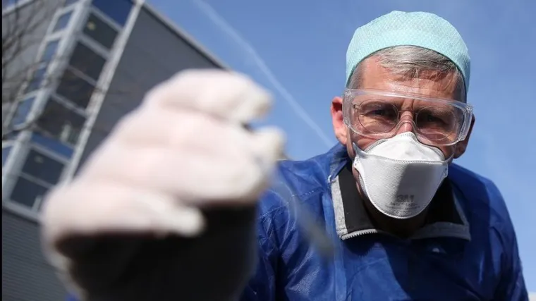 Razmak je nemoguć, čak niti maska vas ne štiti u potpunosti, ali postoji jednostavno rješenje