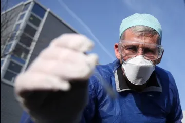 Razmak je nemoguć, čak niti maska vas ne štiti u potpunosti, ali postoji jednostavno rješenje