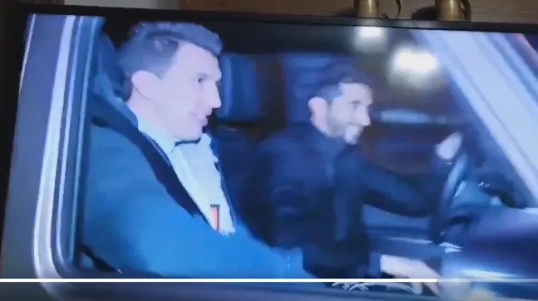 Navijači Rossonera ga dočekali u euforiji; 'Grande Marioooo...'