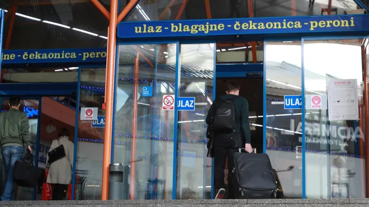 Na Autobusnom kolodvoru u Zagrebu brutalno pretukao 65-godi&scaron;njaka koji je preminuo u bolnici mjesec dana kasnije...