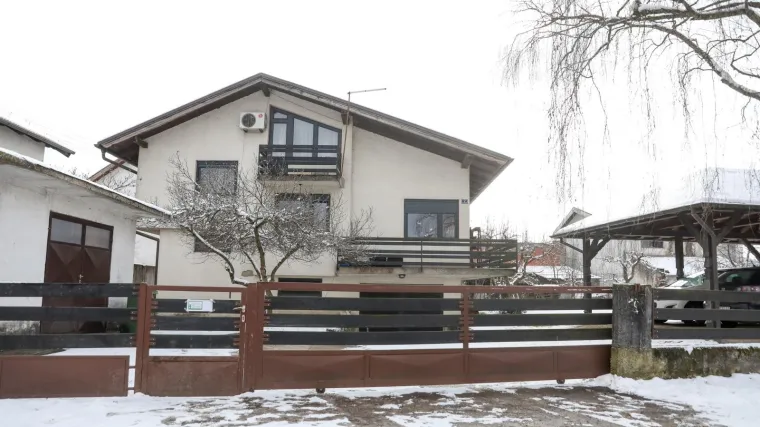 Biv&scaron;i vlasnici kuće u kojoj živi župan Žinić: 'Majci su dali crnu vreću i zatvorili vrata'