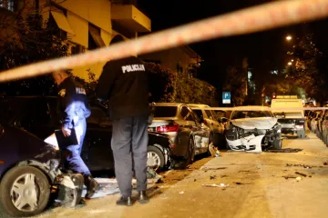 Nakon sudara dva auta, jo&scaron; ih je osam o&scaron;tećeno; Jedna osoba u bolnici