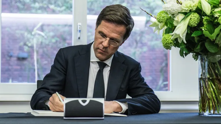 Nizozemska uvodi policijski sat, prvi nakon Drugog svjetskog rata: Uvest će se i zabrana letova iz Velike Britanije i Južnoafričke Republike