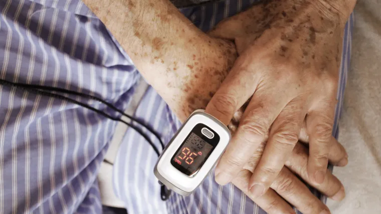 Kako liječiti Covid 19 kod kuće? Ovo su savjeti liječnika, ali ne igrajte se!