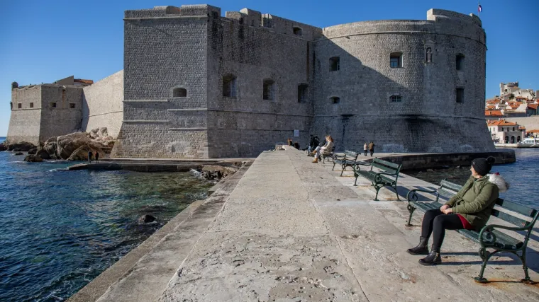 'Ono što slijedi nekima bi moglo smetati, prouzročiti glavobolje, razdražljivost i druge tegobe'