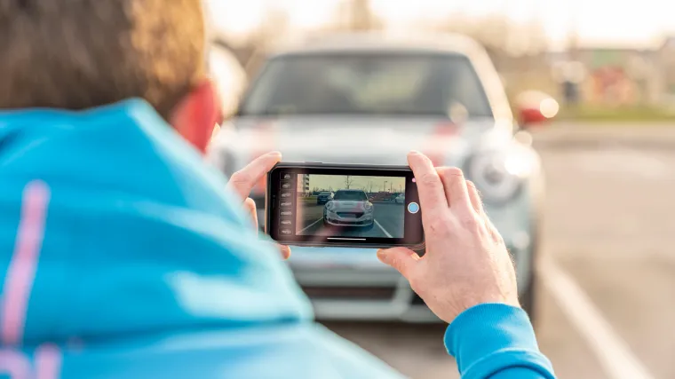 Branik je zijevao sa strane, unutra&scaron;njost o&scaron;tećena, a za dijelove koji su nedostajali uvjeravao me da su ukradeni